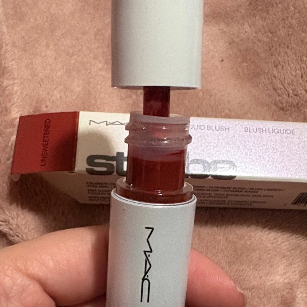 MAC Strobe Beam Liquid Blush